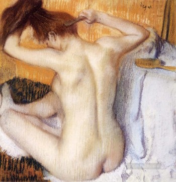  Impressionism Oil Painting - Woman Combing Her Hair Impressionism ballet dancer Edgar Degas